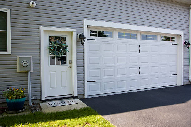 24/7 Emergency Garage Door Panel Replacement experts in Davis County County, UT